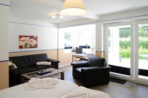 Living Room - Ferienwohnung in Wyk auf Foehr (Wyk auf Föhr)