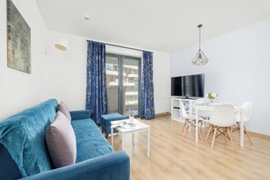 Appartement, 1 chambre, balcon | Salle de séjour
