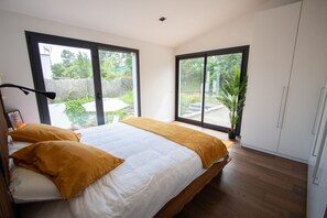 2 bedrooms, iron/ironing board, free WiFi
