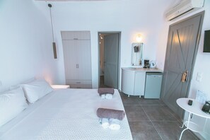 1 室のベッドルーム、セーフティボックス (室内)、アイロン / アイロン台、旅行用ベビーベッド