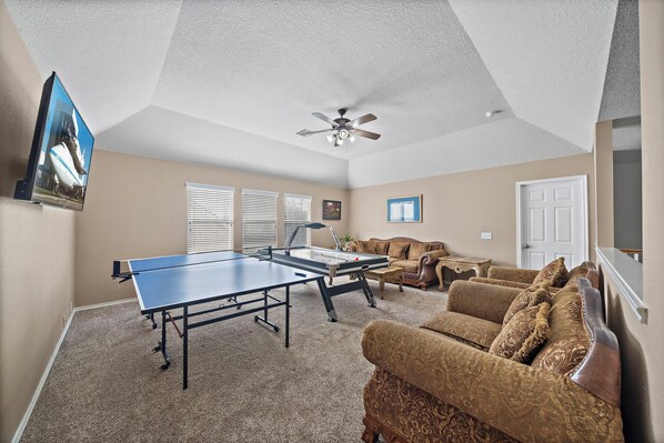 Smart TV, ping pong, offices