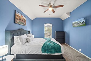 7 bedrooms, desk, iron/ironing board, free WiFi
