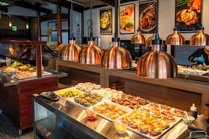 Tägliches japanisches Frühstück gegen Gebühr