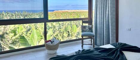 2 bedrooms, travel cot, free WiFi