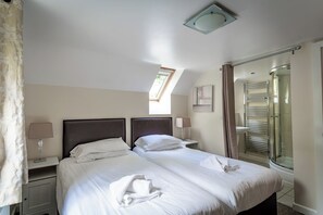 7 habitaciones, tabla de planchar con plancha y wifi gratis