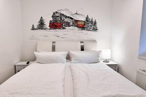 1 bedroom, travel crib, free WiFi