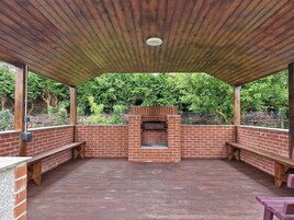 Área de parrillas y picnic