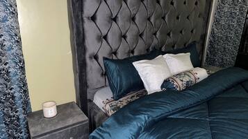 1 bedroom, desk, iron/ironing board, WiFi