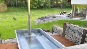 Bain à remous extérieur