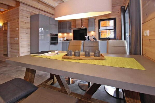 Fridge, microwave, oven, stovetop - Luxus Chalet mit Sauna in Schierke (Schierke)
