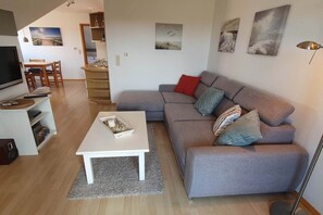Smart TV, DVD player - Ferienwohnung in Lemkenhafen for 4 Personen (Lemkenhafen)