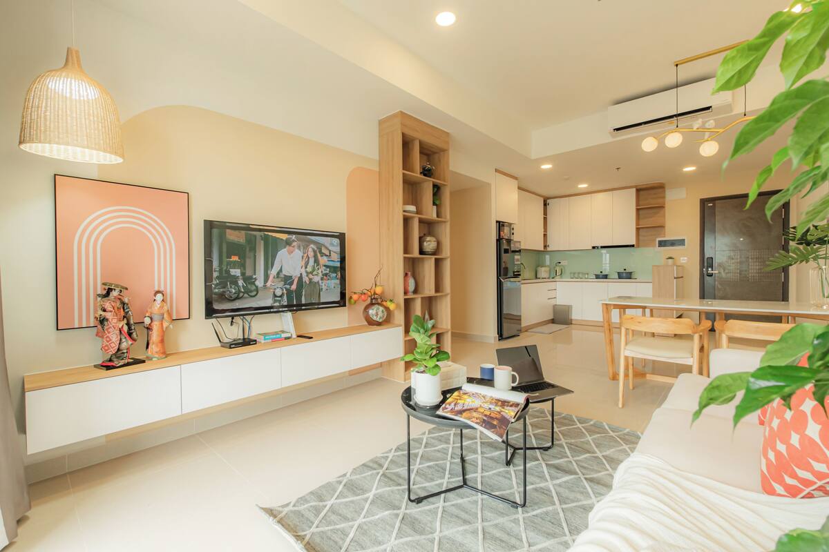 ดีลักซ์อพาร์ทเมนท์, 3 ห้องนอน, ห้องครัว | บริเวณนั่งเล่น | ทีวีจอแบน 32 นิ้ว พร้อมช่องดาวเทียม