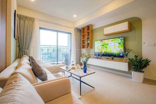 32-inch flat-screen TV with satellite channels