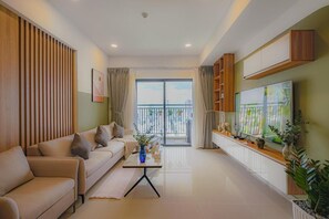 豪華公寓, 2 間臥室, 廚房, 城市景 | 客廳 | 32 吋平面電視連衛星電視頻道