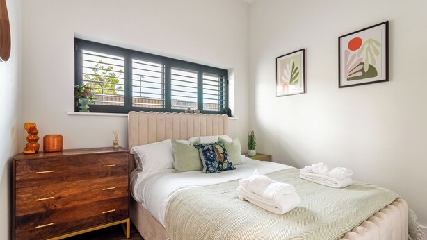 Unclassified image, 1 of 17, button - Spacious Vibrant, 2 Bedroom Flat, in the heart of Brighton and Hove (Brighton and Hove)