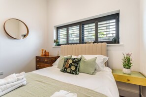 2 chambres, fer et planche à repasser, Wi-Fi, draps fournis