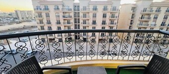 Sky High Harmony in Rehab - Peaceful & Elegant apt