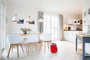 Dining - Luxushaus in Bodstedt mit Sauna und Lagune (Fuhlendorf)