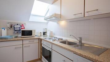 Kühlschrank, Ofen, Herdplatte, Geschirrspüler