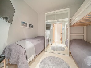 2 chambres, fer et planche à repasser, accès Internet
