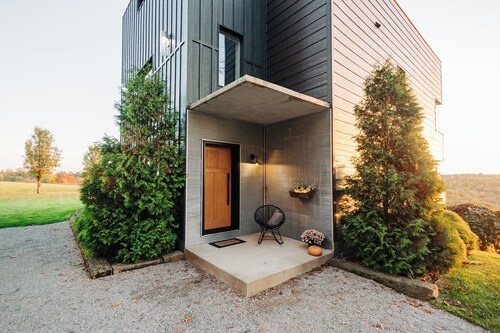 The Dwelling Apt 1 | Rooftop Terrace w/ Kitchen + Fire Pit!