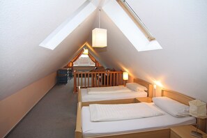 3 Schlafzimmer, Reisekinderbett, kostenloses WLAN, Bettwäsche