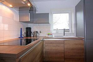 Kühlschrank, Ofen, Herdplatte, Geschirrspüler