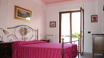 2 Schlafzimmer, Reisekinderbett, kostenloses WLAN