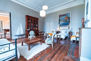 6 Schlafzimmer, Bügeleisen/Bügelbrett, kostenloses WLAN, Bettwäsche