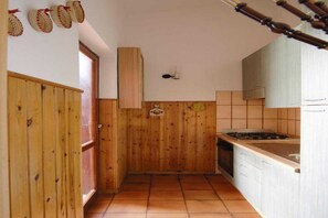 Fridge, oven, stovetop, highchair