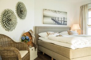 3 slaapkamers, een strijkplank/strijkijzer, reisbedje, gratis wifi