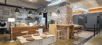 Travel Light Hostel