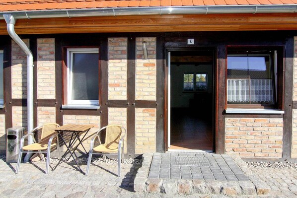 Outdoor dining - Ferienwohnung auf Usedom im Ferienhof Neuendorf (Lütow)