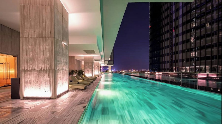 The Crest Residence Luxury by Metropole