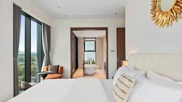 Presidential Suite, 3 Bedrooms, Club lounge access, City View | Egyptian cotton sheets, premium bedding, memory-foam beds, free minibar