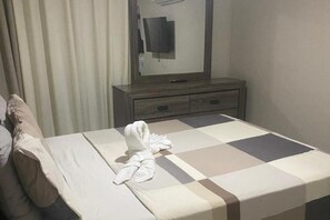 2 bedrooms, iron/ironing board, free WiFi, bed sheets