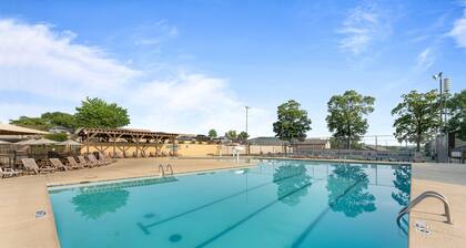 Lakeview Penthouse Condo with Sunroom & Amenities