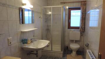 Shower, towels