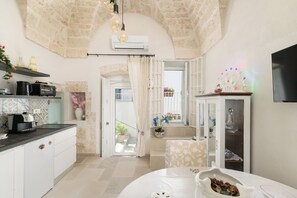 Apartment | Private kitchen | Fridge, stovetop, espresso maker, coffee/tea maker - Stairway with Jacuzzi by Wonderful Italy (Ostuni)