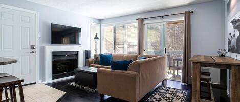 TV, fireplace, stereo