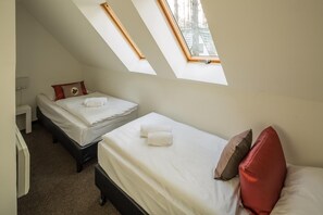 2 bedrooms, travel cot, free WiFi