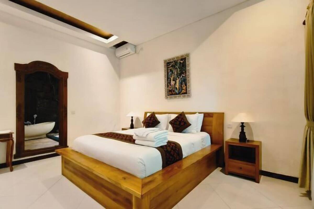 1 quarto, roupas de cama antialérgicas, frigobar, cofres nos quartos