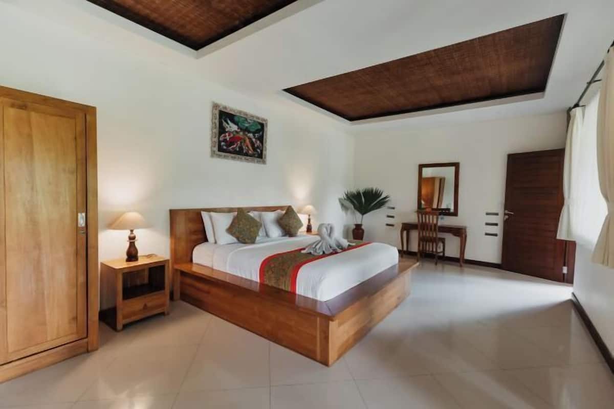 1 quarto, roupas de cama antialérgicas, frigobar, cofres nos quartos
