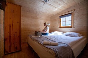 2 Schlafzimmer, Reisekinderbett, kostenloses WLAN