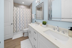 Shower, towels - Sandcastle #1 | Gulf View Coastal Haven | Pool | Pet Friendly | Walk to Beach (Panama City Beach)