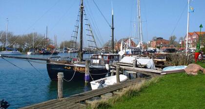 Wohnung in Wenkendorf mit Garten