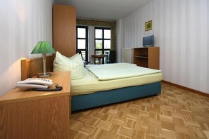 1 bedroom, travel crib, free WiFi