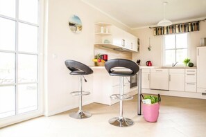 Kühlschrank, Ofen, Herdplatte, Geschirrspüler