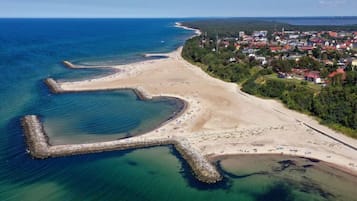 Una spiaggia nelle vicinanze