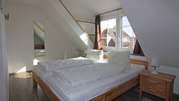 3 bedrooms, travel cot, free WiFi